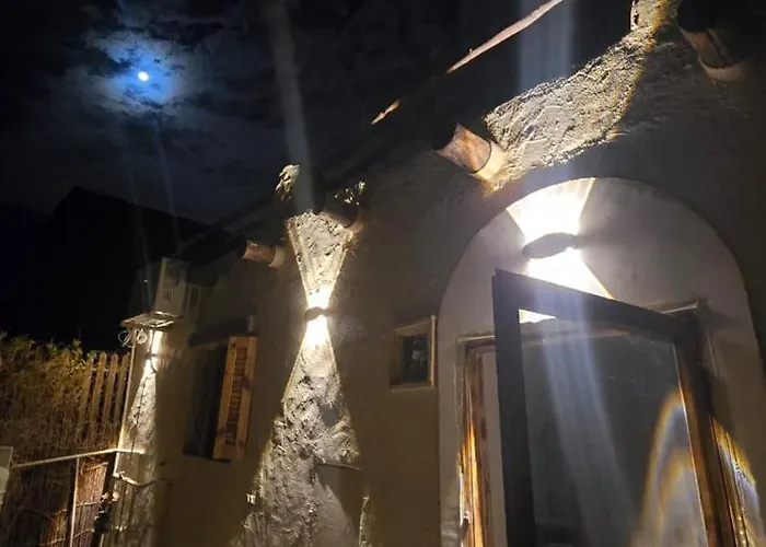 Farades House, Cozy & Authentic House In *