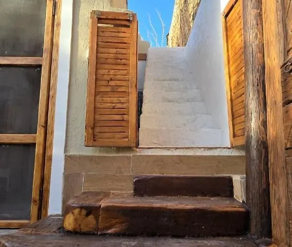 Farades House, Cozy & Authentic House In Tatil Evi *